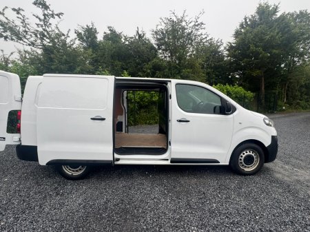 2021 Opel Vivaro  €13,950