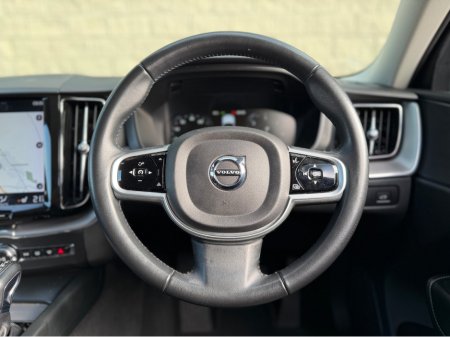 2018 Volvo XC60 - thumbnail 28