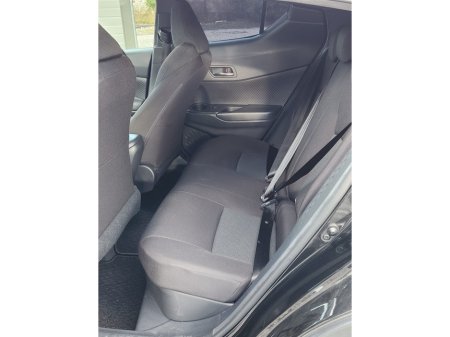 2019 Toyota C-HR 1.8 HYBRID LUNA €19,950 thumbnail