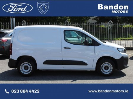 2025 Peugeot Partner PEUGEOT PARTNER SWB PRO PLUS €19,950