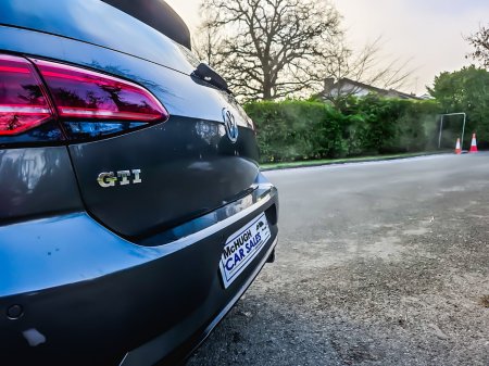 2018 Volkswagen Golf - thumbnail 8