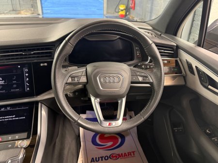 2021 Audi Q7 55 TFSI e S Line €54,995 thumbnail