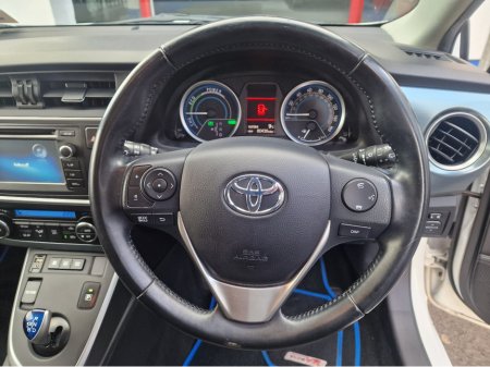 2014 Toyota Auris - thumbnail 15