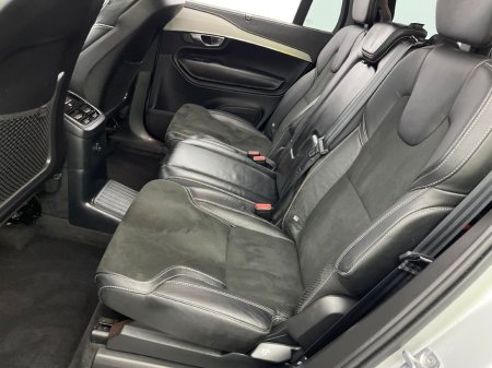 2021 Volvo XC90 R-DESIGN T8 RCHARGE RECHARGE AWD // 7 SEATER €43,950 thumbnail
