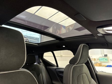 2023 Volvo XC40 - thumbnail 24