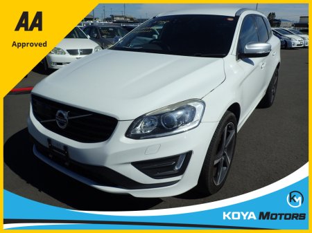 2015 Volvo XC60 2.0 D4 DIESEL R-DESIGN PLUS AUTO // TOP SPEC=LIKE NEW // FULL ELECTRIC HEATED LEATHER // CRUISE CONTROL // ELECTRIC TAILGATE // REVERSING CAMERA // LANE ASSIST // COLLISION WARNING SYSTEM €20,950