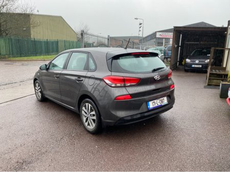2017 Hyundai i30 I 30 DELUXE 5DR €10,500 thumbnail