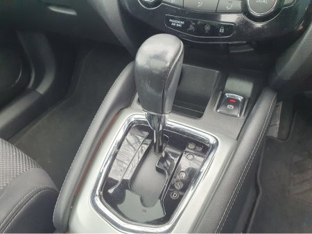 2017 Nissan Qashqai 1.6 DSL // AUTOMATIC // PAN ROOF // €10,995 thumbnail