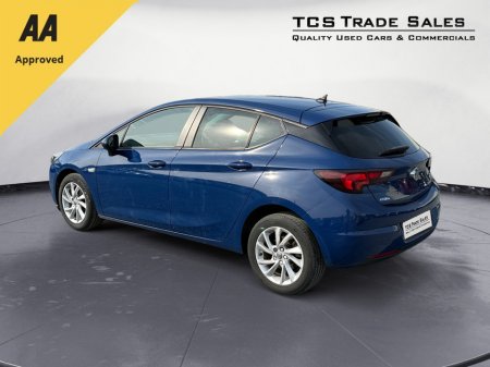 2018 Vauxhall Astra - thumbnail 4