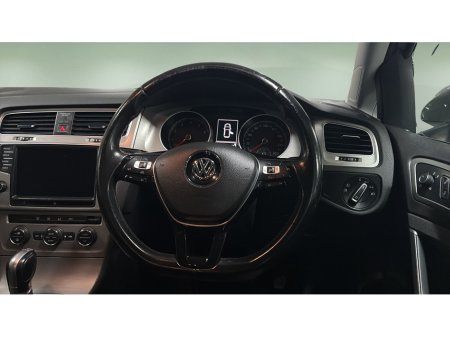 2017 Volkswagen Golf 1.2TSI 3DR 85HP Trendline €12,900 thumbnail