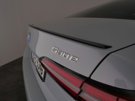 2025 BMW 5 Series 530e M Sport Pro Saloon €75,900 thumbnail