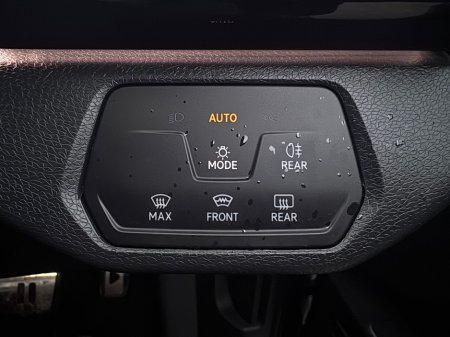 2023 Volkswagen ID.4 PRO 128 KW LIFE DX 77KWH 174BHP 5 €25,800 thumbnail