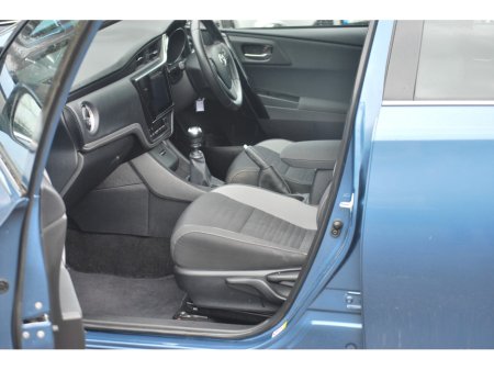 2016 Toyota Auris - thumbnail 7