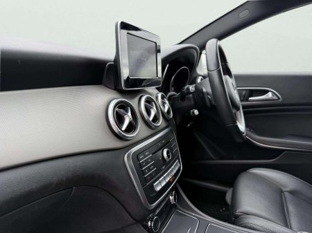 2018 Mercedes-Benz CLA Class - thumbnail 4