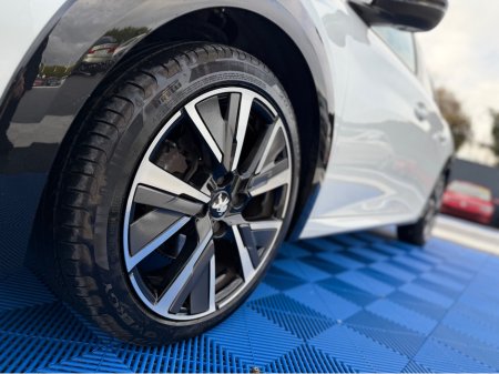 2020 Peugeot 208 - thumbnail 10