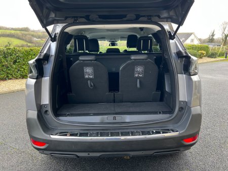 2022 Peugeot 5008 1.5 BlueHDi 130bhp Allure €33,950 thumbnail