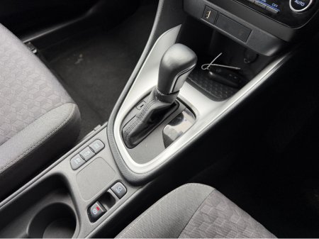 2023 Toyota Yaris - thumbnail 18