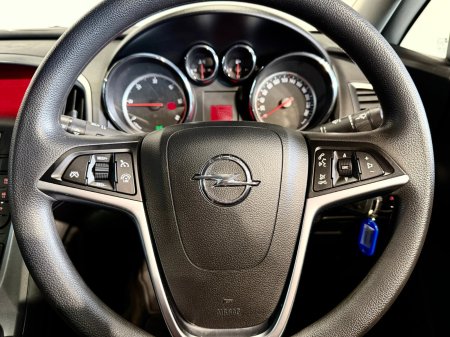 2014 Opel Astra - photo 11