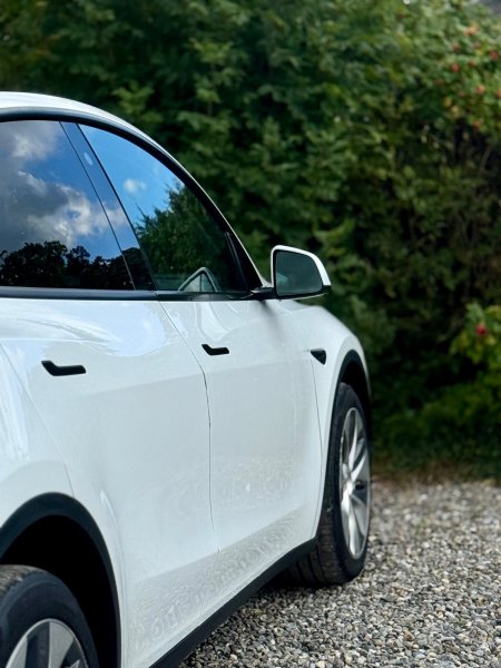 2023 Tesla Model Y - photo 17