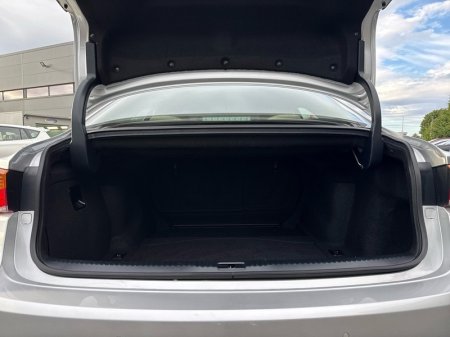 2019 Lexus IS - photo 10