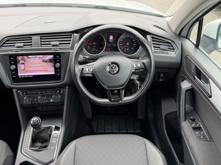 2020 Volkswagen Tiguan - photo 13