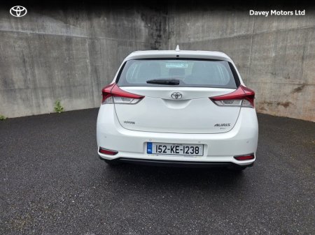 2015 Toyota Auris - photo 4