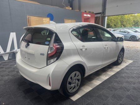 2021 Toyota Aqua - photo 3