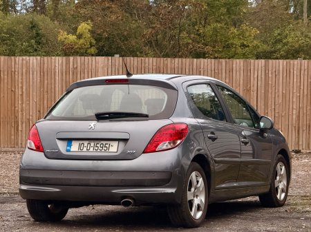 2010 Peugeot 207 - photo 14