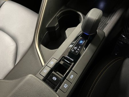 2025 Toyota C-HR - photo 4