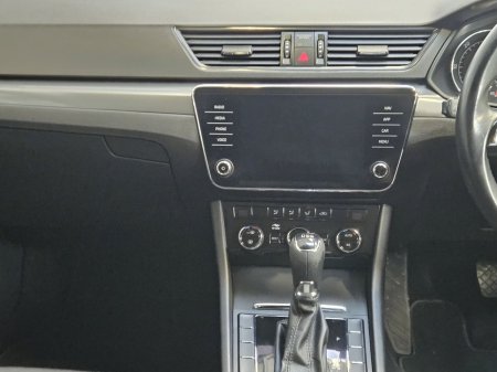 2018 Skoda Superb - photo 12