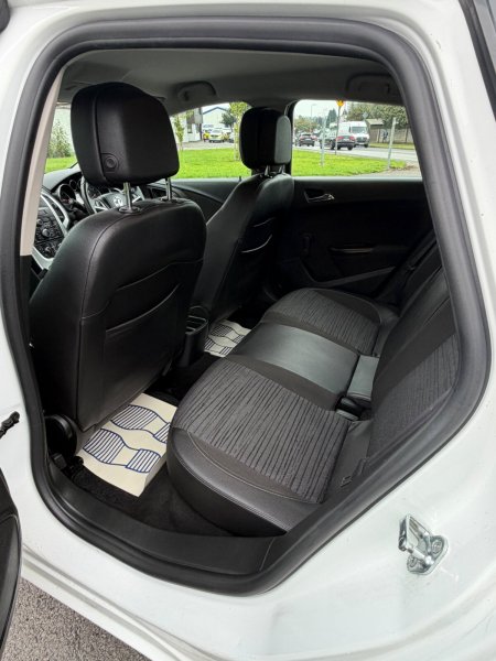 2015 Vauxhall Astra - photo 11