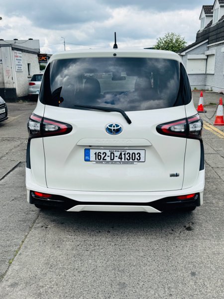 2016 Toyota Sienta - photo 8