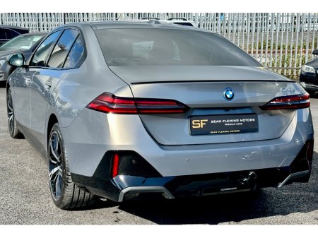 2026 BMW 5-Series - photo 6
