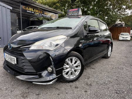 2017 Toyota Vitz - photo 2