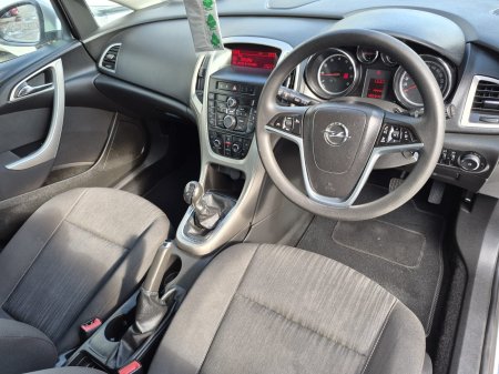 2010 Opel Astra - photo 11