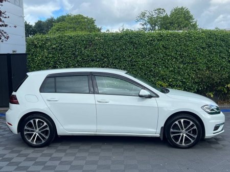 2021 Volkswagen Golf - photo 2