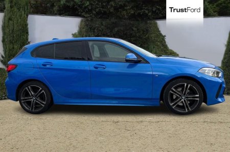 2023 BMW 1-Series - photo 3