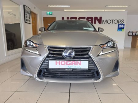 2019 Lexus IS - photo 2