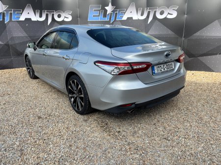 2017 Toyota Camry - photo 3