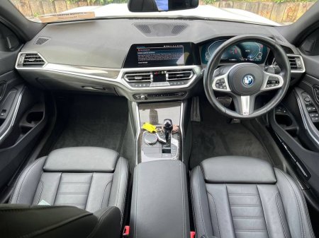 2022 BMW 3-Series - photo 10
