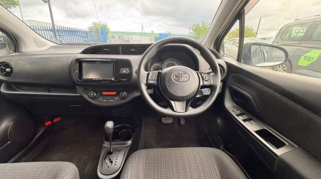 2017 Toyota Vitz - photo 13