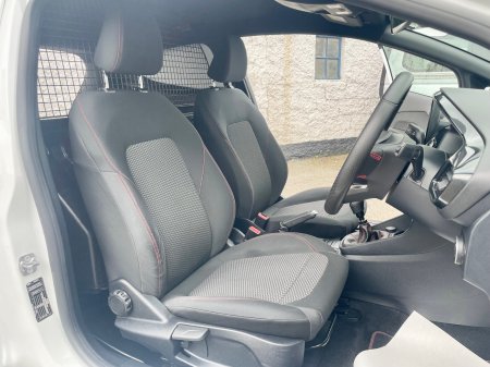 2022 Ford Fiesta - photo 11