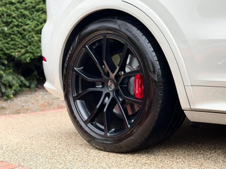 2025 Porsche Cayenne - photo 4