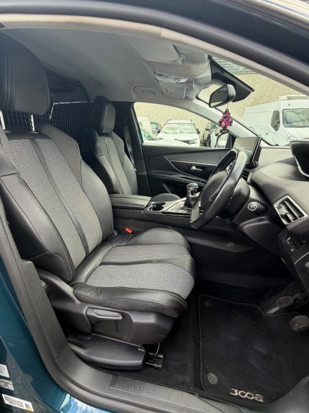 2022 Peugeot 3008 - photo 4