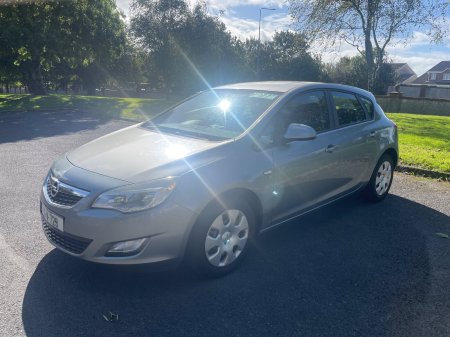 2010 Opel Astra - photo 2