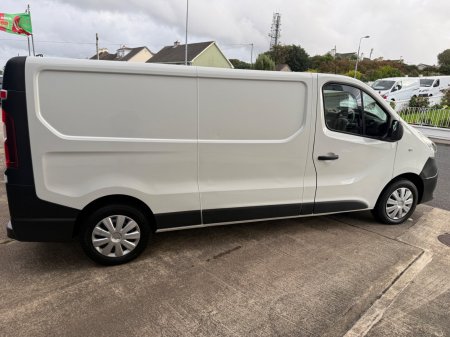 2020 Nissan NV300 - photo 4