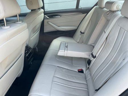 2017 BMW 5-Series - photo 24