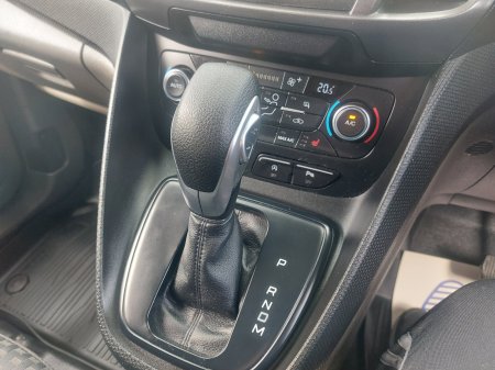 2020 Ford Transit - photo 4