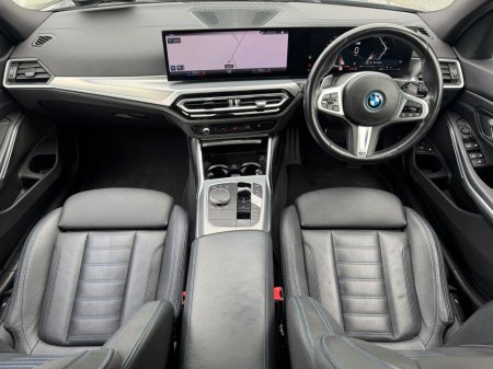 2023 BMW 3-Series - photo 17