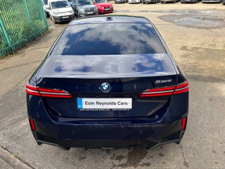 2025 BMW 5-Series - photo 5